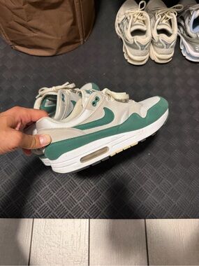 Nike air max 1 anniversary green
